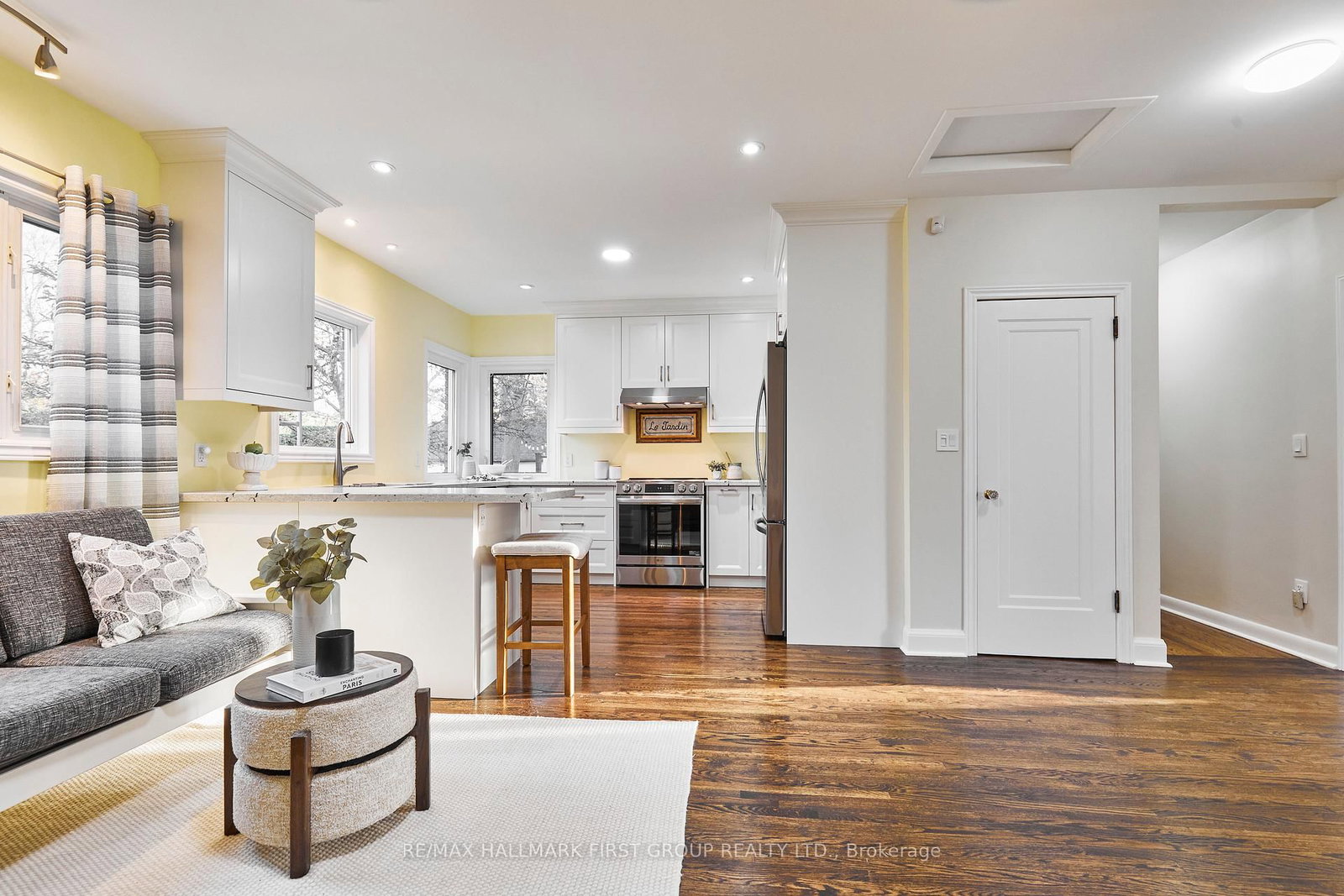 Listing Image 15