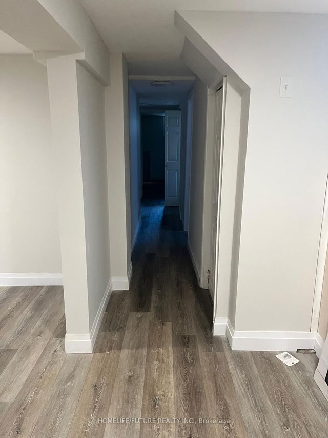 BSMT - 592 Cartier Avenue