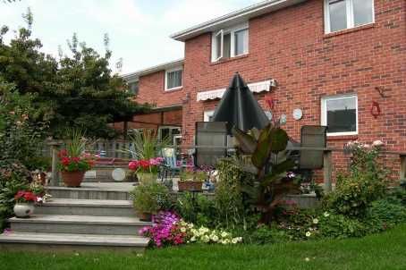 630 Sultana Sq, Pickering, L1V3Y3 | Image 2