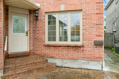 204 Delaney Dr, Ajax - Central West image-0-2