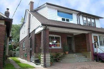 Semi-Detached House sold at 4 Edgewood Avenue, Toronto, Ontario, M4L3G7 - Woodbine Corridor - MLS: E990717