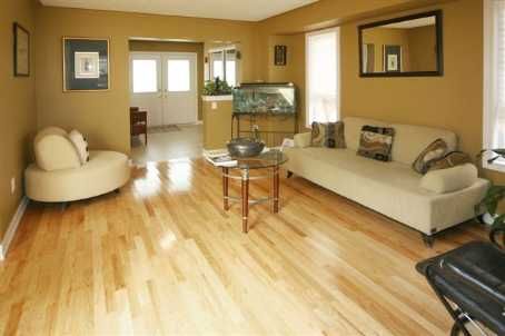 36 Rampart Cres, Whitby, L1P1T5 | Image 3