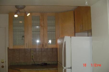 122 Tamarack Dr, Markham, L3T4X4 | Image 2