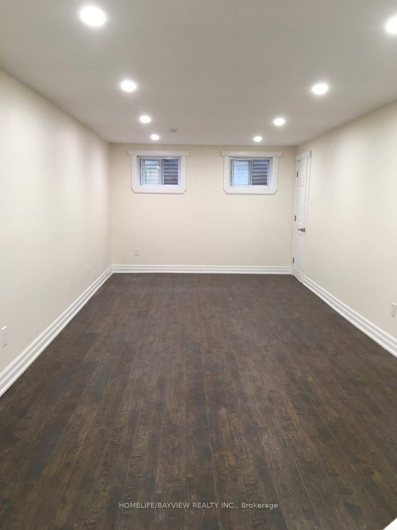 70 Royal Orchard Blvd, Markham, L3T 3C5 | Image 2