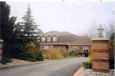 12 Jarvis Ave, Aurora, L4G6W8 | Image 3