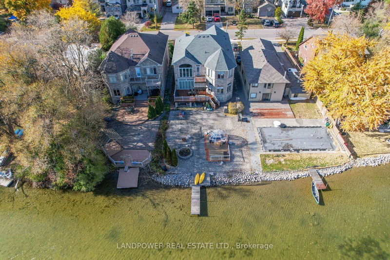 home for sale on 233 Lakeland Crescent