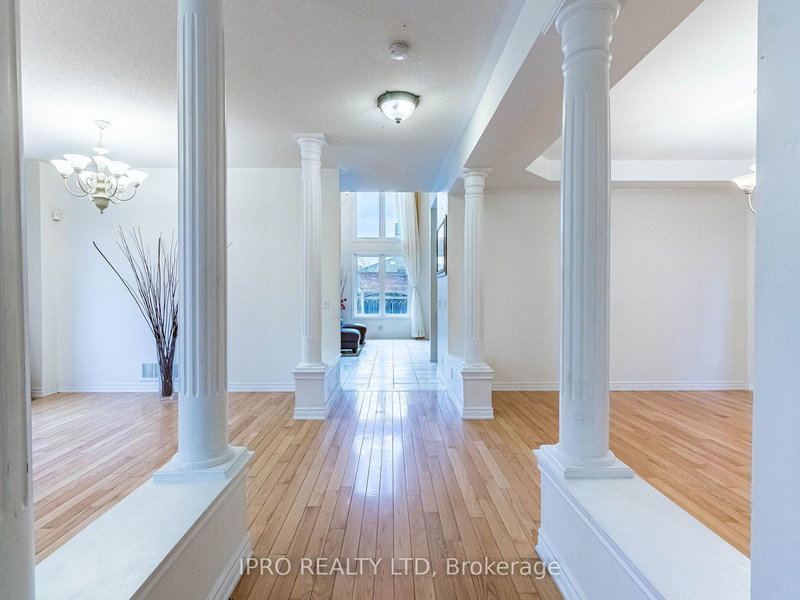 50 Royal Gala Cres, Richmond Hill, L4S 1Y5 | Image 3