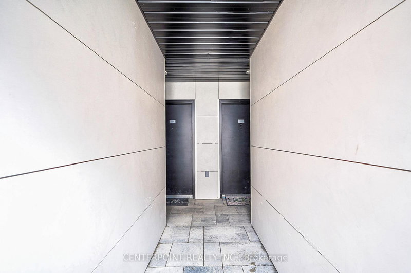 1007 - 14 David Eyer Rd, Richmond Hill, L4S 0N4 | Image 3