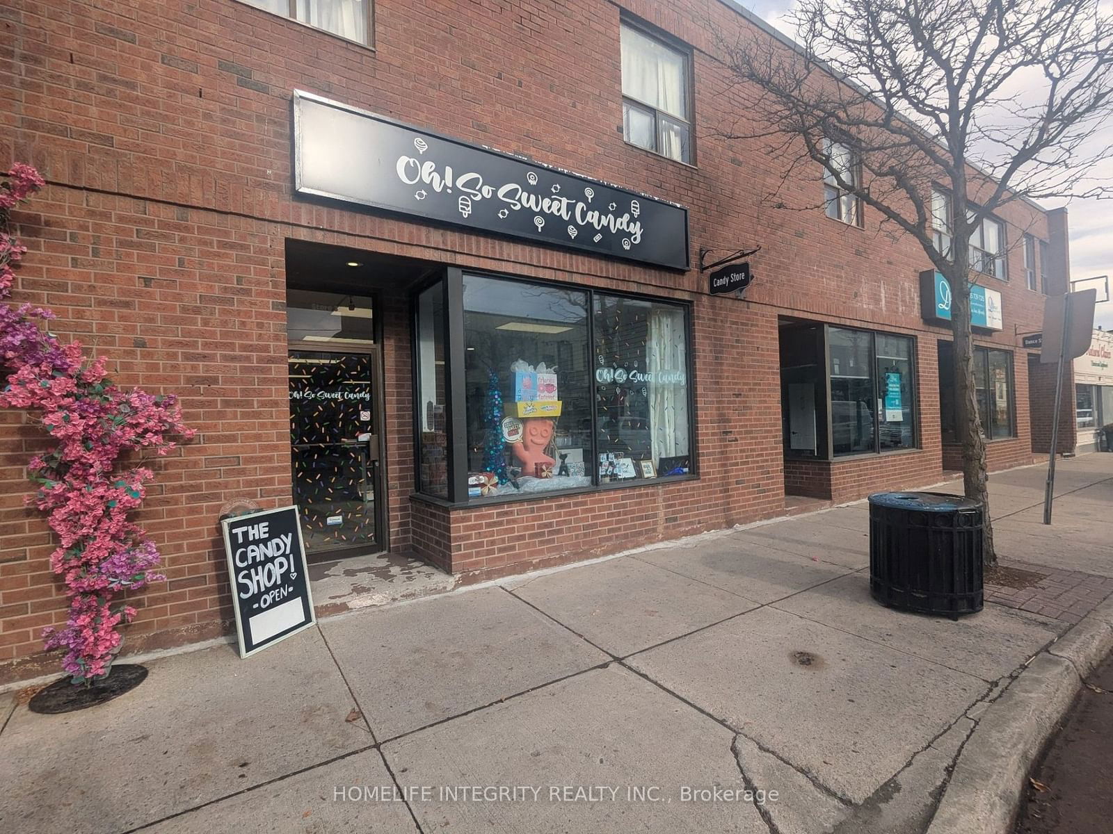 Building at 96 Victoria Street, New Tecumseth, Alliston