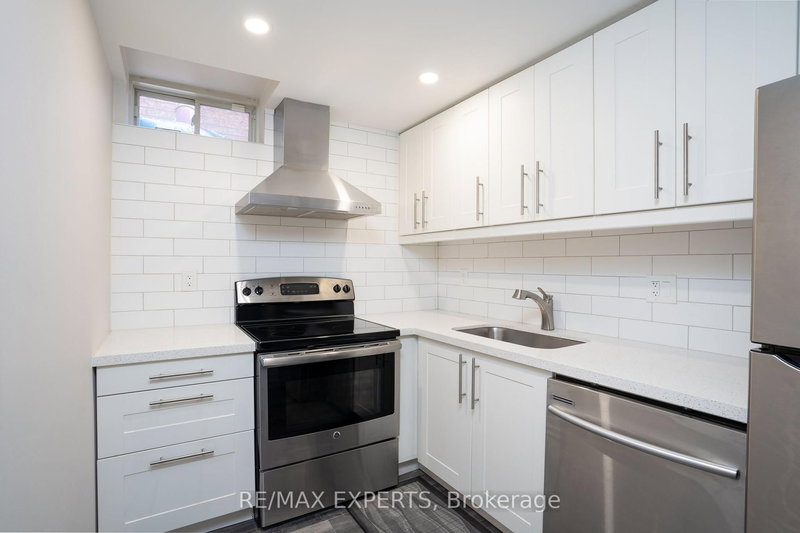 10 Blue Diamond Terr, Vaughan, L4H 2G3 | Image 2