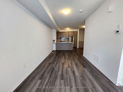 Unit TH213 — 131 Honeycrisp Cres, Vaughan - Vaughan Corporate Centre image-0-4