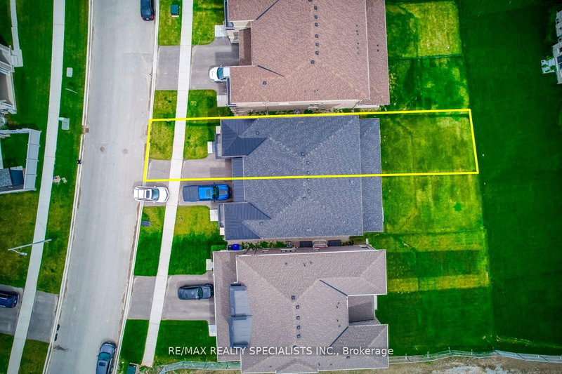 61 Tiberini Way, Bradford West Gwillimbury, L3Z 4K3 | Image 2