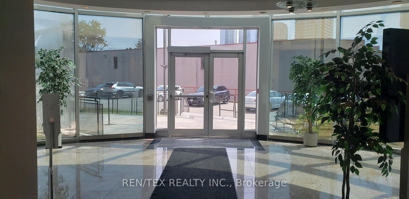 101 - 8000 Jane St, Vaughan, L4K 5B8 | Image 2