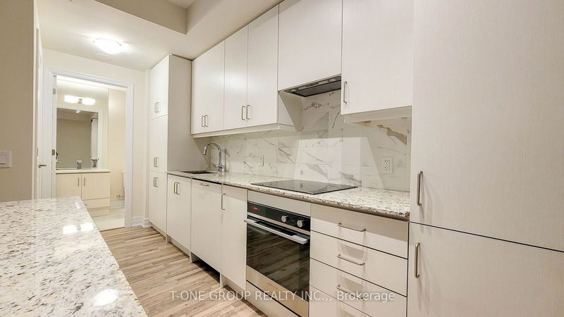 home for lease on 906-9075 Jane Street