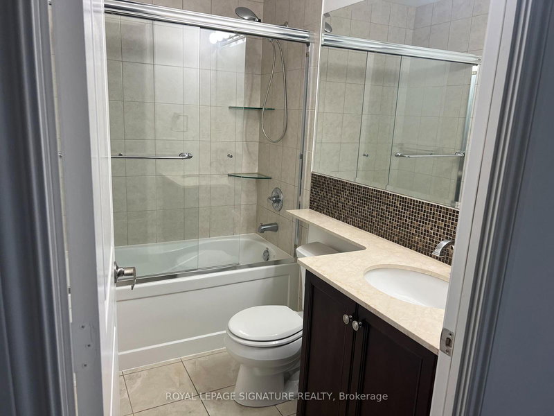 701 - 9245 Jane St, Vaughan, L6A 0J9 | Image 2