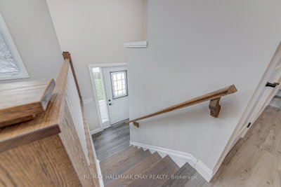 33 Tree Top Street — photo 4