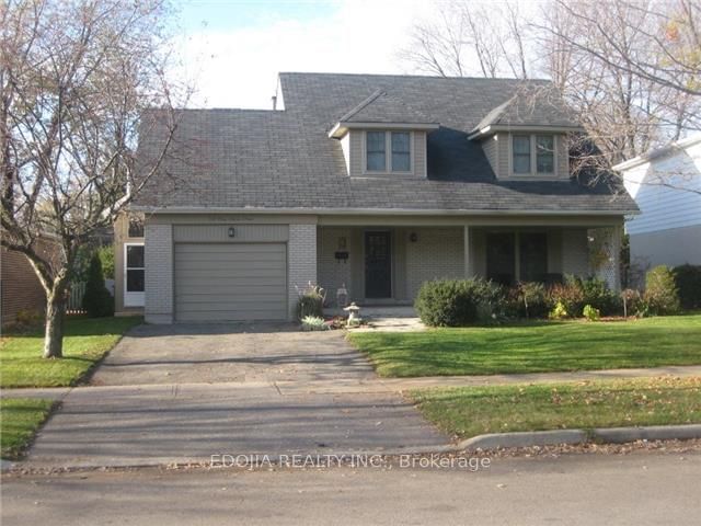 home for sale on 140 Bay Thorn Drive