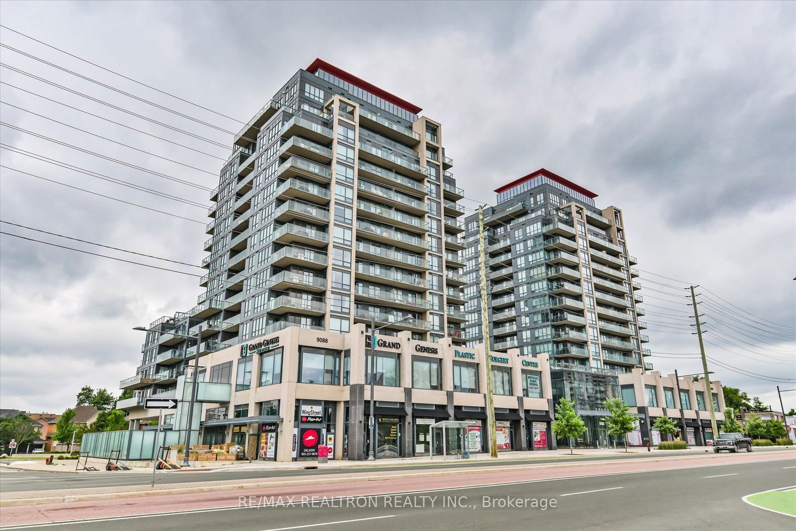 Building in 9088 Yonge Street