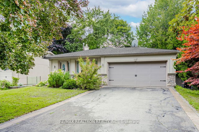 22 Brightway Crescent W