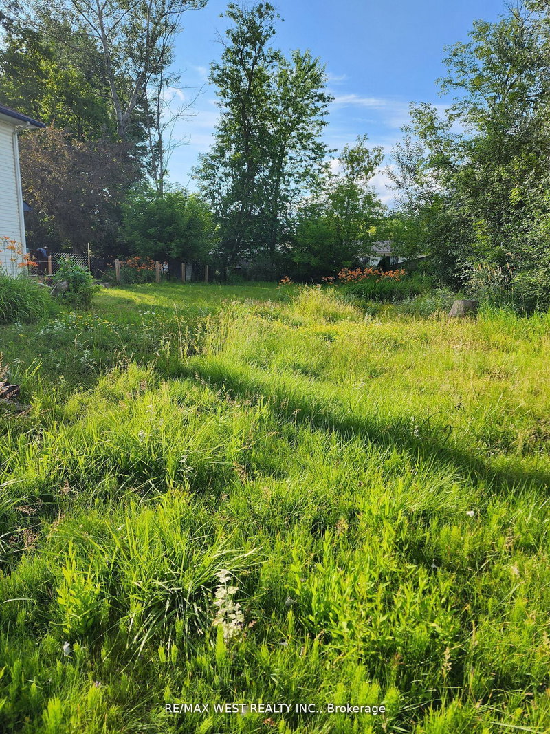 310 Terrace Dr, Georgina, L4P 2Y8 | Image 2