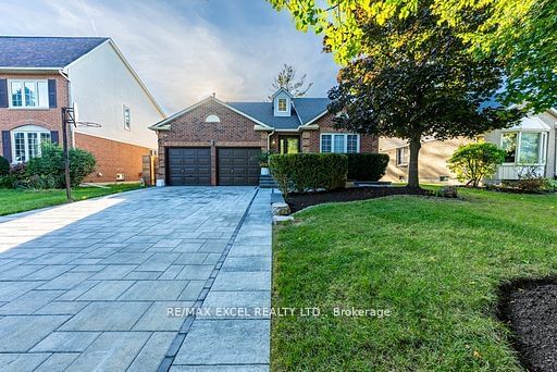 412 Mathews Crt, Newmarket - Glenway Estates image-0-0