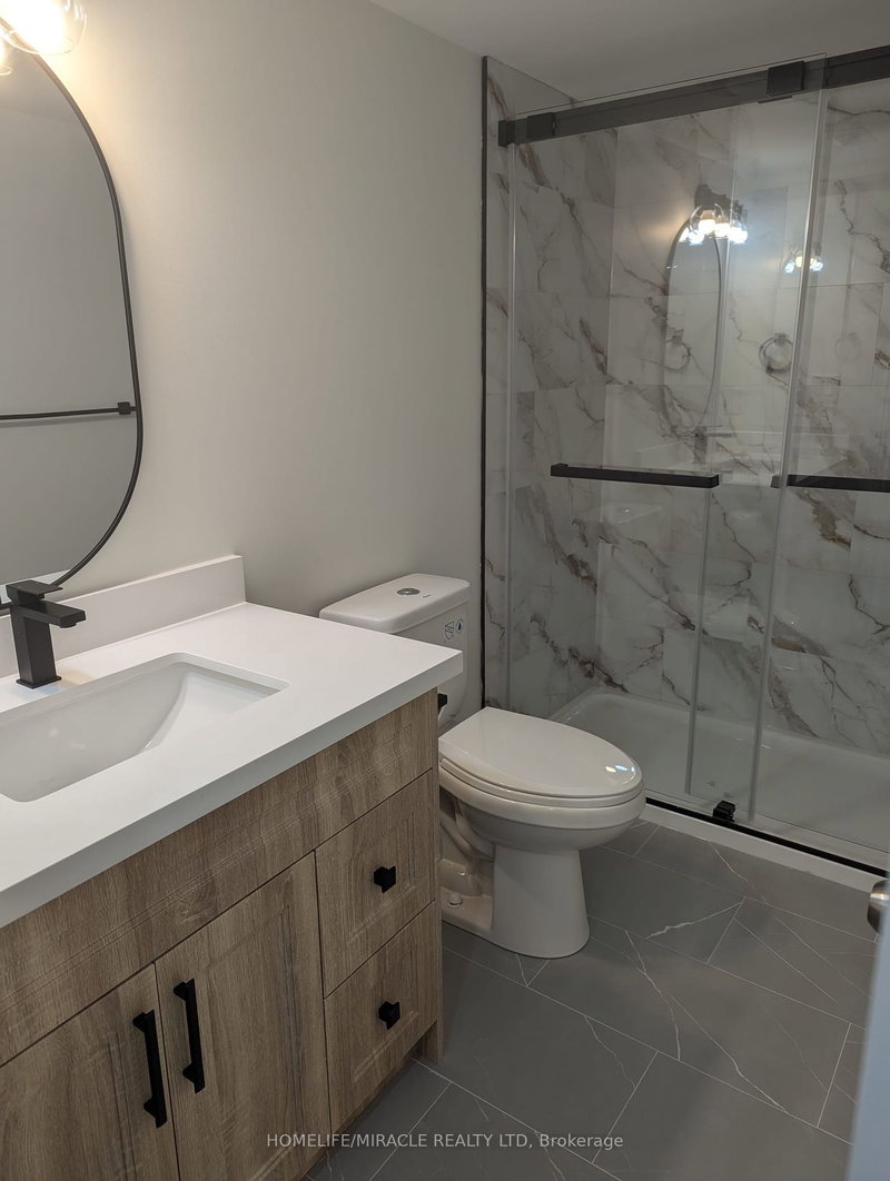 Bsmt - 137 Romanelli Cres, Bradford West Gwillimbury, L3Z 0X7 | Image 3