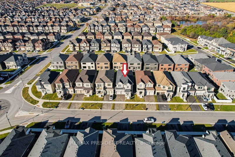 210 Mckean Dr, Whitchurch-Stouffville, L4A 5C2 | Image 3