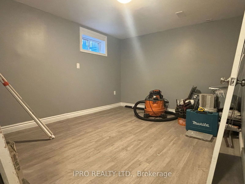 home for lease on B-Lower-58 Simcoe Road
