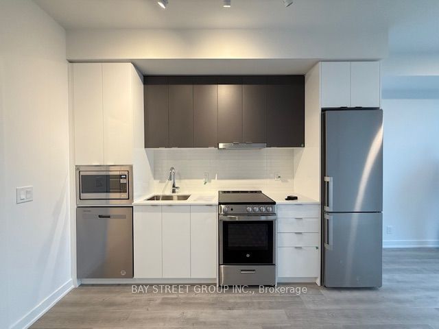 home for lease on 2307-50 Upper Mall Way