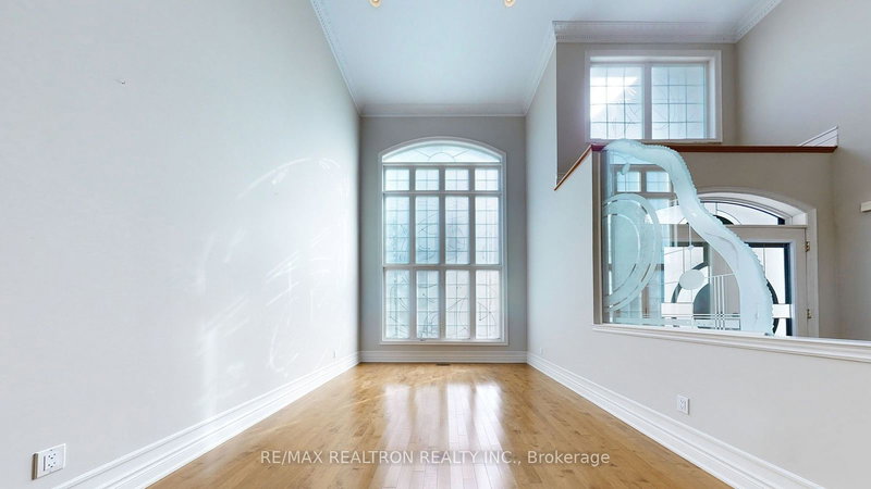 78 Yongehurst Rd, Richmond Hill, L4C 3T2 | Image 3