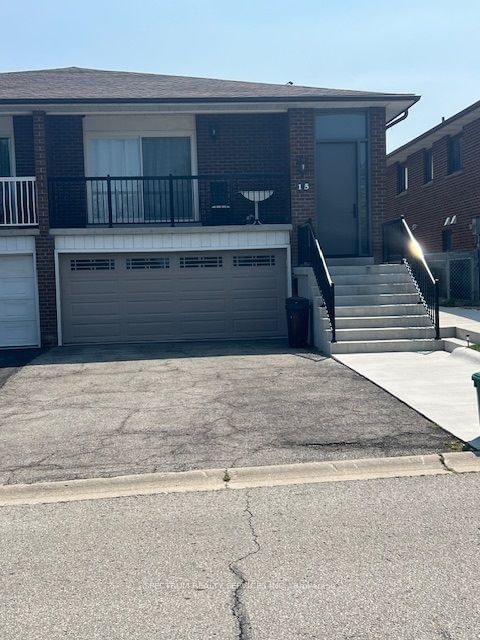 15 Albany Drive