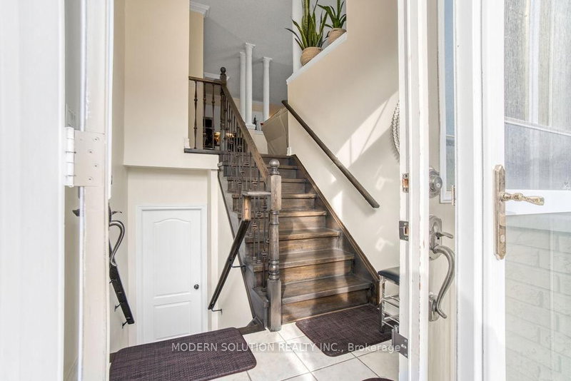 119 Blackthorn Dr, Vaughan, L6A 3N2 | Image 2