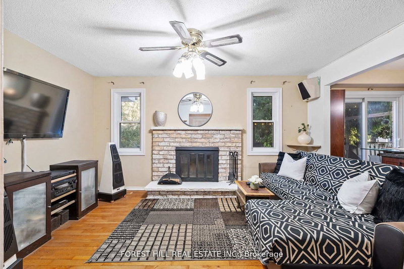 15 Miles Crt, Richmond Hill, L4C 5P7 | Image 3