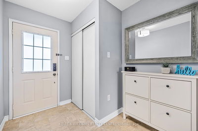 Unit 22 — 368 Riddell Crt, Newmarket - Gorham-College Manor image-0-2