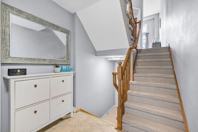 Unit 22 — 368 Riddell Crt, Newmarket - Gorham-College Manor image-0-3