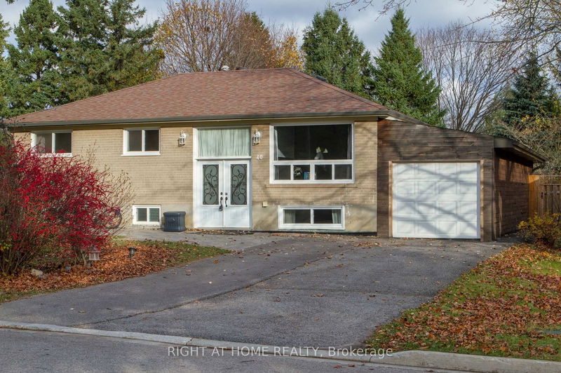 home for lease on Lower-40 Foreht Crescent