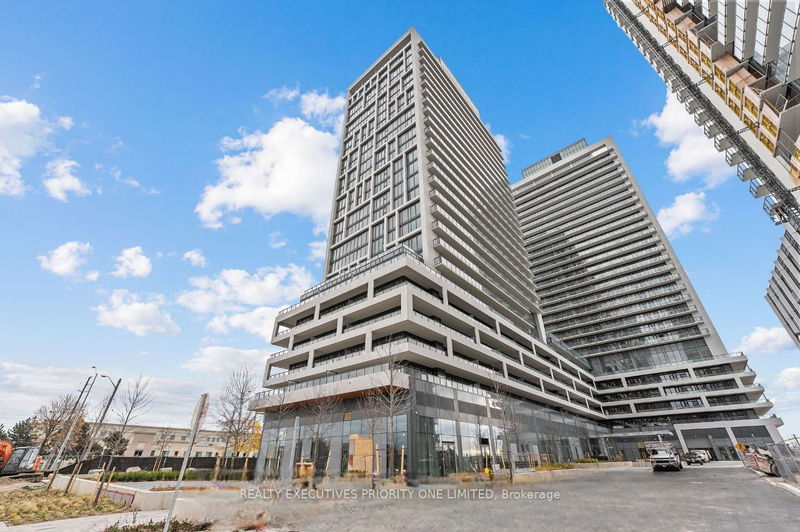 home for lease on 316-8960 Jane Street