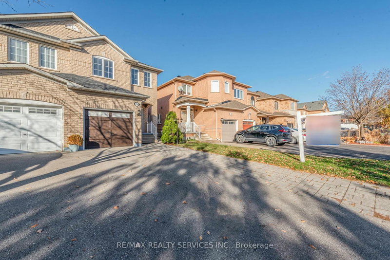 130 Royal Appian Cres, Vaughan, L4K 5L7 | Image 2