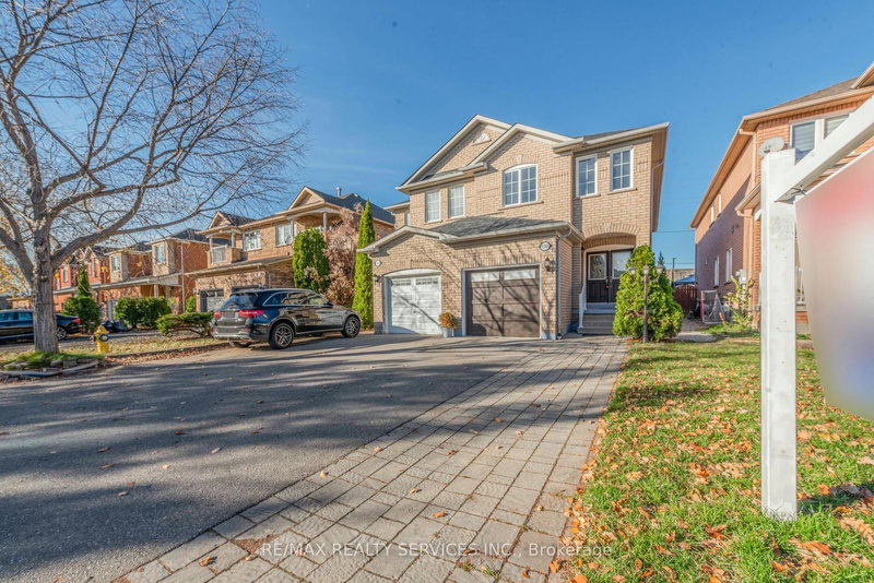 130 Royal Appian Cres, Vaughan, L4K 5L7 | Image 3
