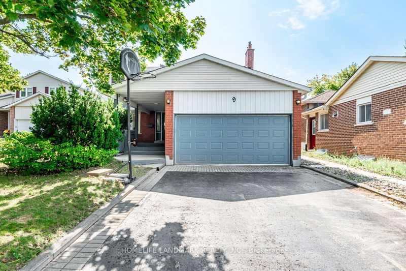 9 Eastman Cres, Newmarket - Huron Heights-Leslie Valley image-0-0