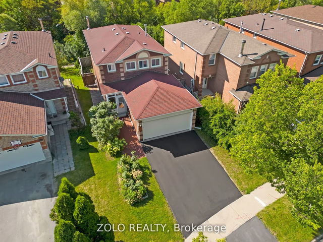 15 Squire Drive