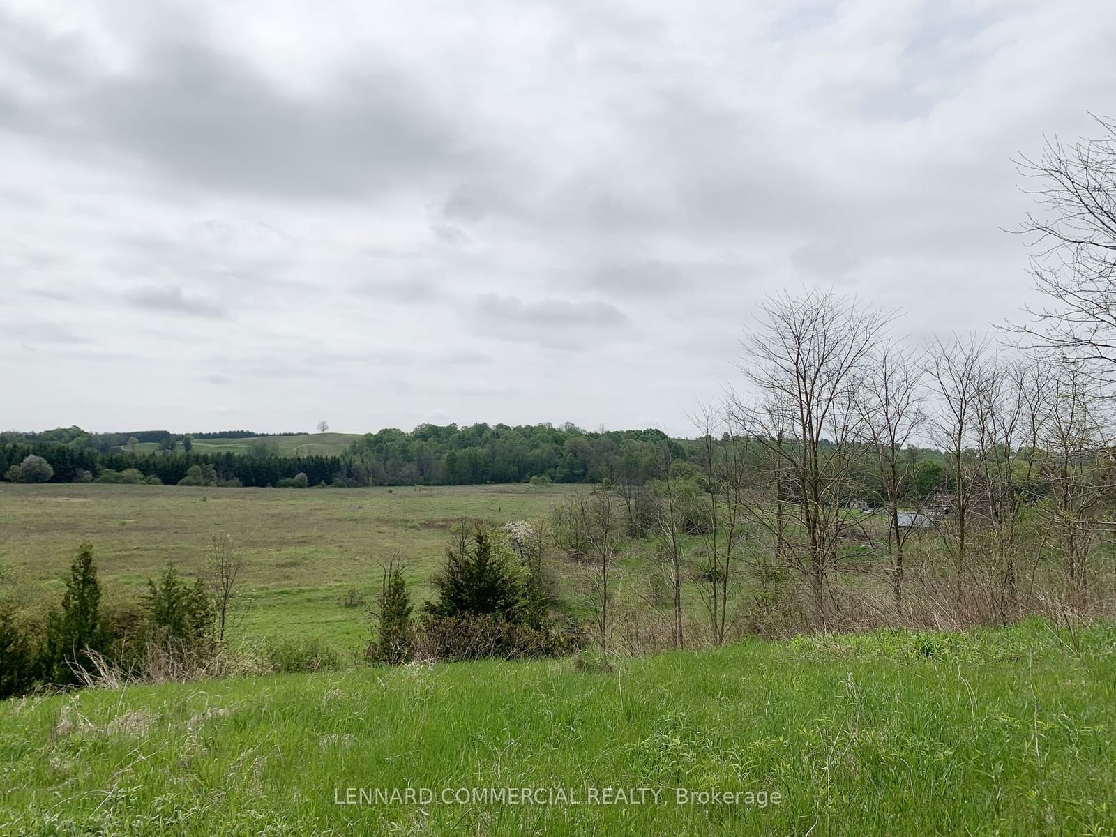 Building in 2881 20th Sideroad