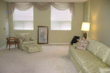 102 - 7398 Yonge St, Vaughan, L4J1V8 | Image 2