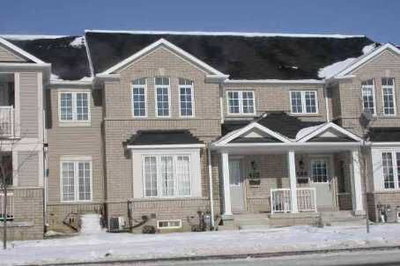Townhouse sold at 482 Bur Oak Avenue, Markham, Ontario, L6C3A7 - Berczy - MLS: N1071524