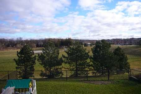 361 Gaston Pl, Newmarket, L3Y8M4 | Image 2