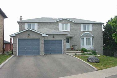 Detached House sold at 319 Fern Avenue, Richmond Hill, Ontario, L4C8P4 - Observatory - MLS: N1079036