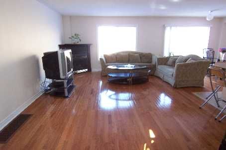 24 Willow Trail Rd, Markham, L6E1V2 | Image 2