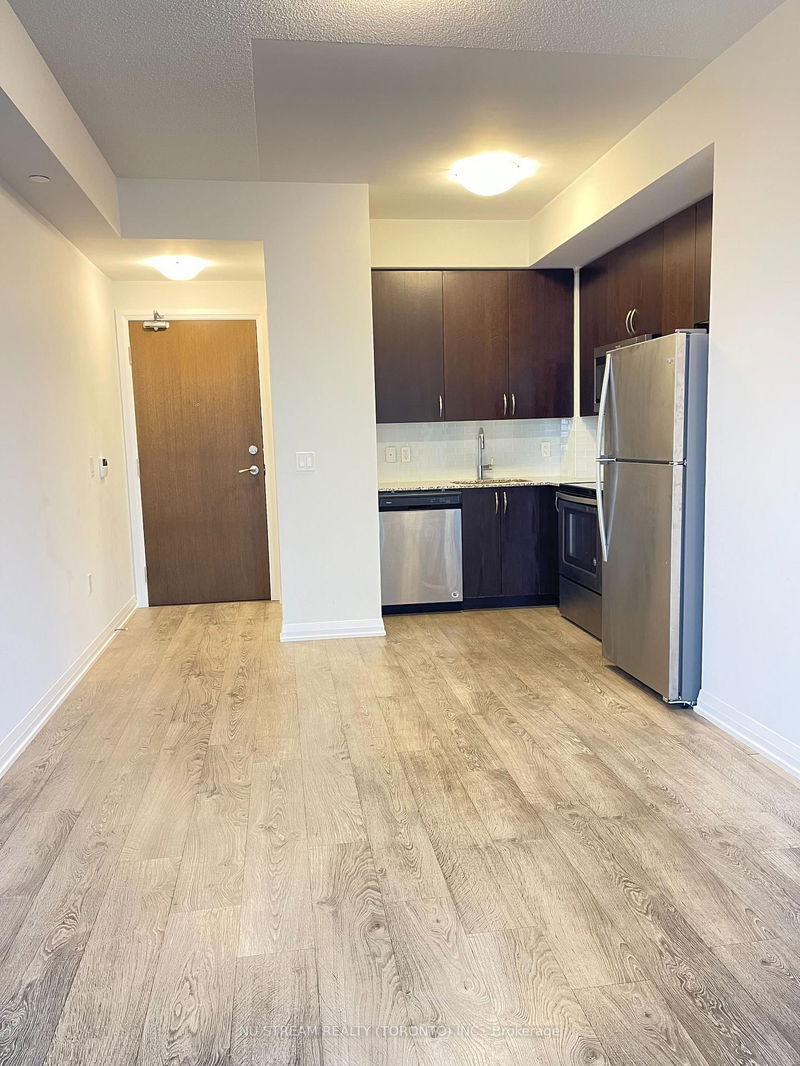 home for lease on 516-9560 Markham Road