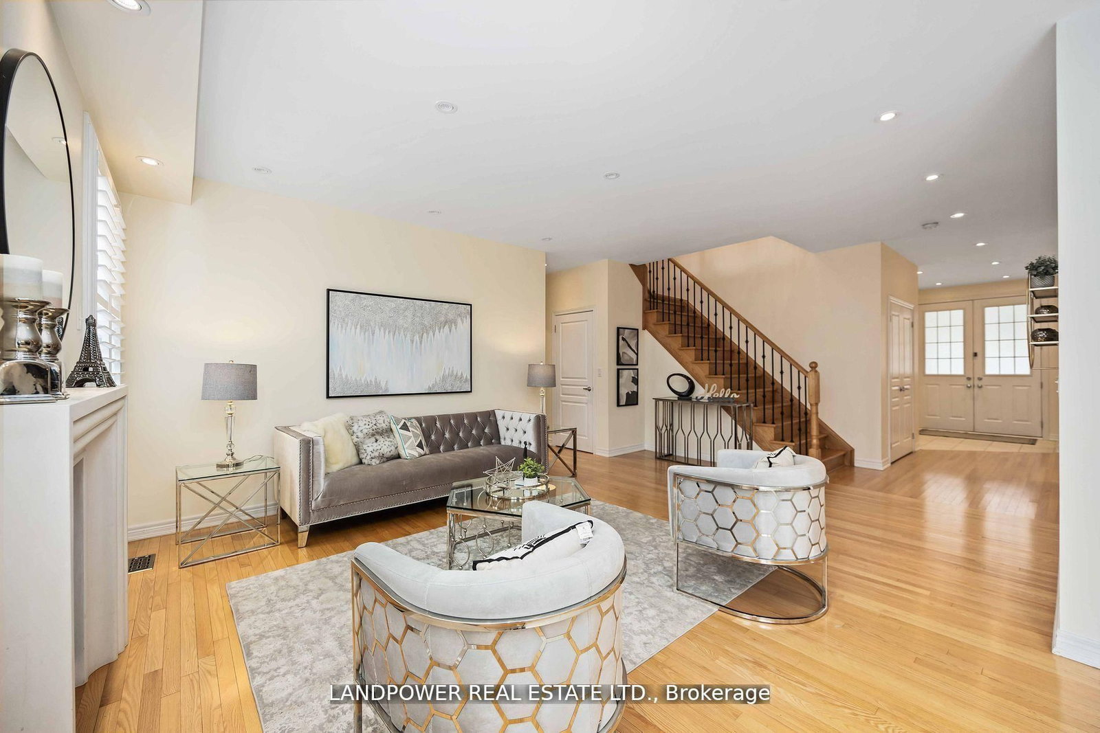 Listing Image 12