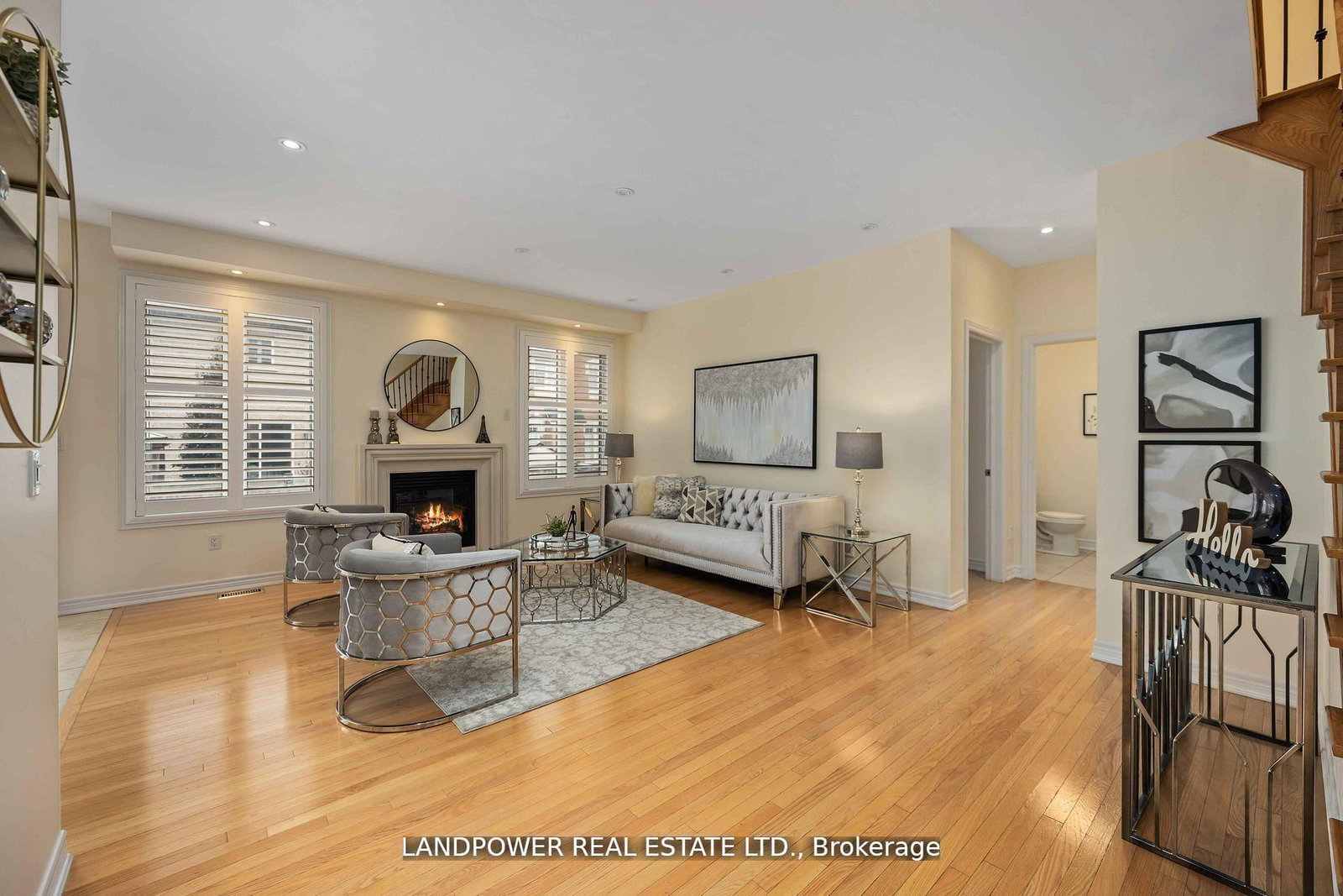 Listing Image 9
